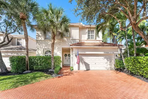 121 Palm Cir, Lake Worth, FL 33462