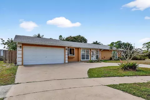 331 NE Camelot Dr, Port Saint Lucie, FL 34983