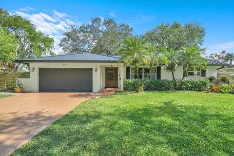 824 N Bel Air Dr, Plantation, FL 33317