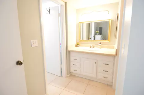 Bath - 3272 SE Aster Ln #G249, Stuart, FL 34994 photo 1 of 5