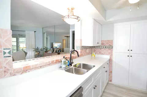 Kitchen - 3272 SE Aster Ln #G249, Stuart, FL 34994 photo 6 of 6