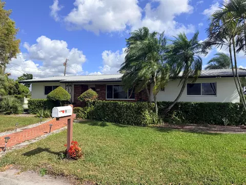 955 NW 4th St, Belle Glade, FL 33430