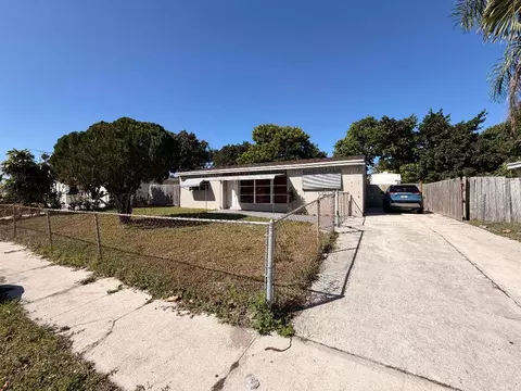 431 Pensacola Dr, Lake Worth, FL 33462