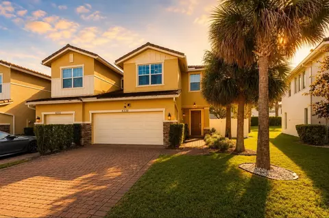 Exterior - 4330 Lago Dr, Lighthouse Point, FL 33064 photo 3 of 12