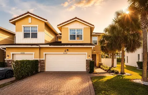 4330 Lago Dr, Lighthouse Point, FL 33064