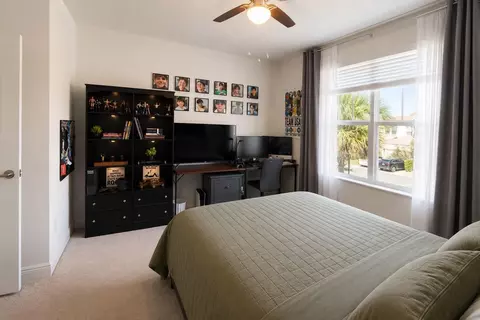 Bedroom - 4330 Lago Dr, Lighthouse Point, FL 33064 photo 6 of 8