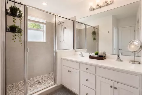Bath - 4330 Lago Dr, Lighthouse Point, FL 33064 photo 3 of 6