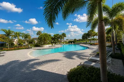 Exterior - 4330 Lago Dr, Lighthouse Point, FL 33064 photo 10 of 12