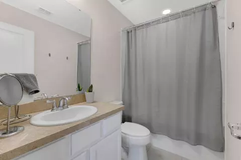 Bath - 5120 Caspian St, Saint Cloud, FL 34771 photo 1 of 3