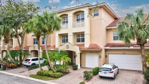 4531 Artesa Way S, Palm Beach Gardens, FL 33418