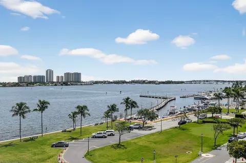 301 Lake Shore Dr #711, Lake Park, FL 33403