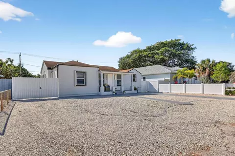 836 Ridgewood, West Palm Beach, FL 33405