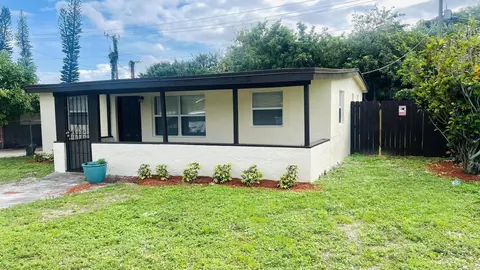 2360 NW 2nd Street St, Pompano Beach, FL 33069