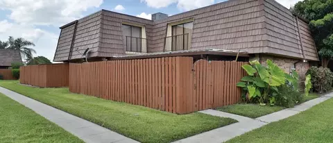 1034 Springdale Cir, Palm Springs, FL 33461