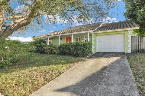 1290 SW 8th St, Boca Raton, FL 33486
