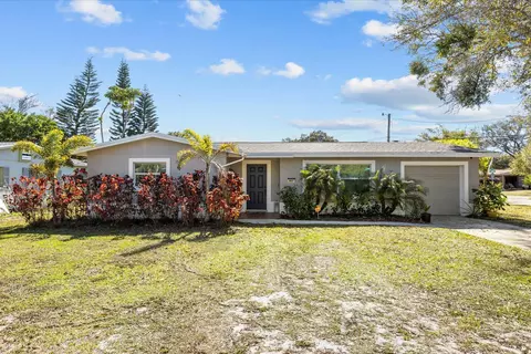 907 Antigua Ave, Fort Pierce, FL 34982