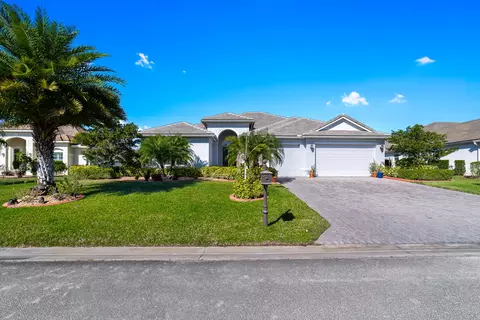 4777 Four Lakes Cir SW, Vero Beach, FL 32968