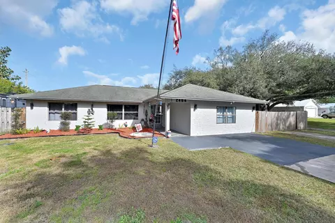 2404 Dade Rd, Fort Pierce, FL 34982