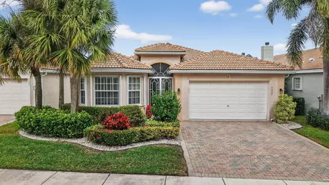 7237 Morocca Lake Dr, Delray Beach, FL 33446