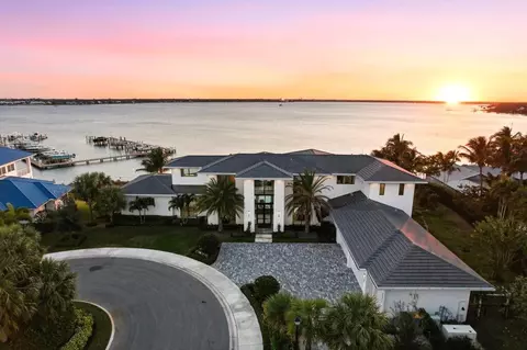 1271 NE Langford Ln, Jensen Beach, FL 34957