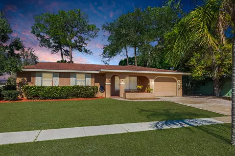 425 NElectra Ave, Port Saint Lucie, FL 34983