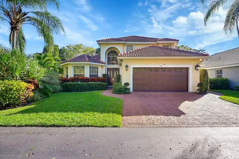 15 Lawrence Lake Dr, Boynton Beach, FL 33436