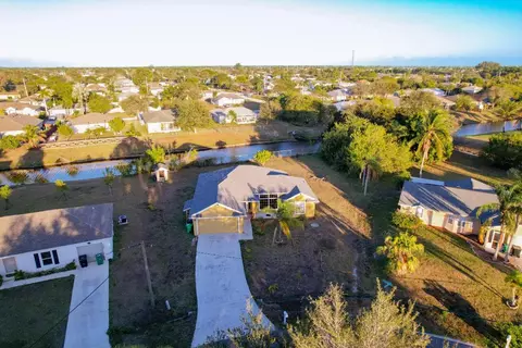 2091 SW Castinet Ln, Port Saint Lucie, FL 34953