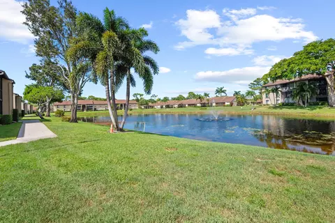 723 Sunny Pine Way #B2, Greenacres, FL 33415