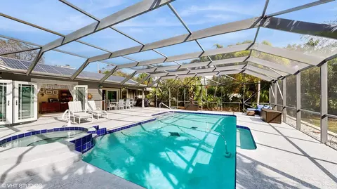 9278 SE Sharon St SE, Hobe Sound, FL 33455