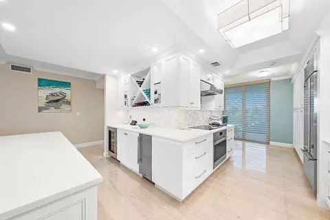 2001 SE Sailfish Point Blvd #313, Stuart, FL 34996 photo 12