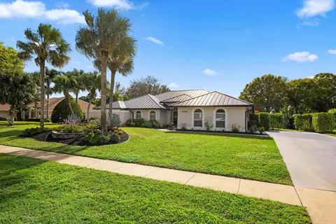 15495 Meadow Wood Dr, Wellington, FL 33414