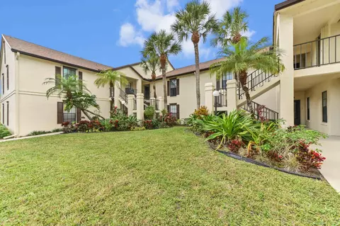 3385 Jog Park Dr, Greenacres, FL 33467