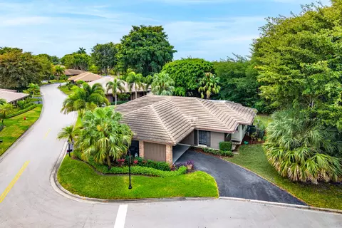 609 Cypress Key Dr, Atlantis, FL 33462