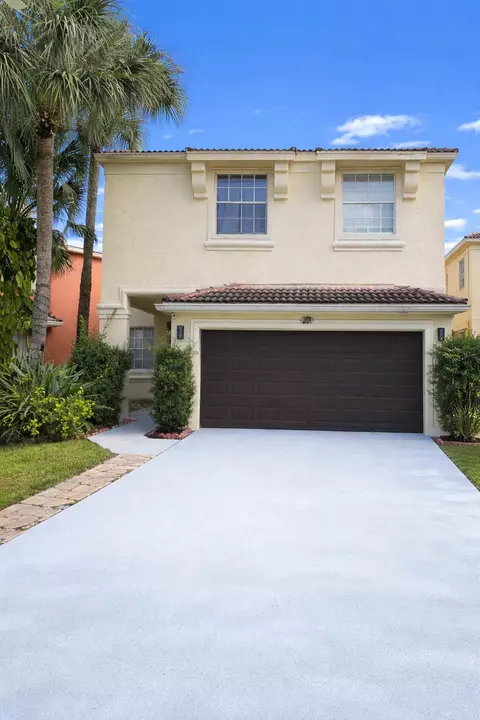 1304 Isleworth Ct, Royal Palm Beach, FL 33411