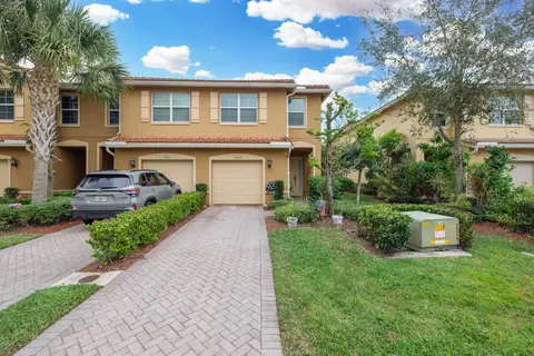 5809 Monterra Club Dr, Lake Worth, FL 33463