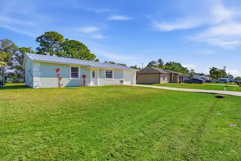 381 NW Curtis St, Port Saint Lucie, FL 34983