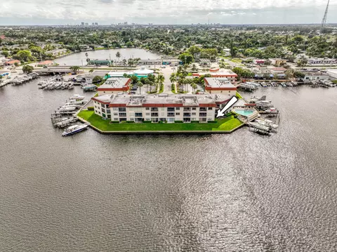 313 Lake Cir #111, North Palm Beach, FL 33408