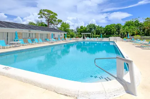 2004 Lake Osborne Dr #9, Lake Worth Beach, FL 33461