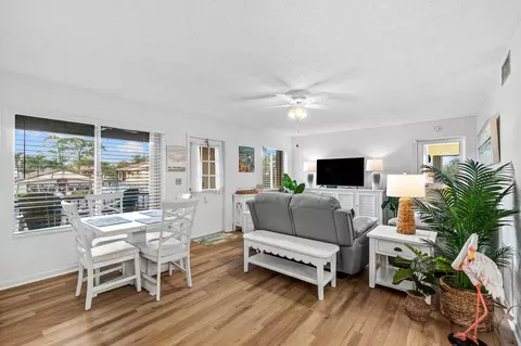302 Knotty Pine Cir #A-2, Greenacres, FL 33463
