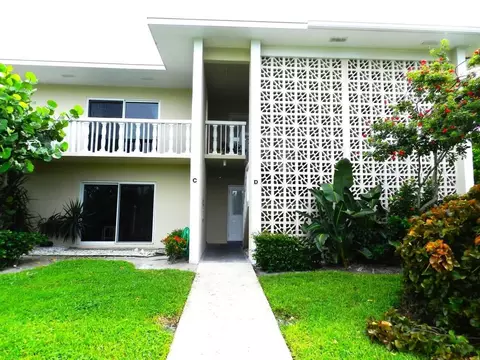 320 North Blvd #1C, Boynton Beach, FL 33435