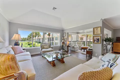 19101 SE Sea Turtle Ct #202, Jupiter, FL 33469