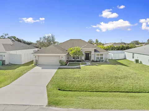 2066 SW Quarry St, Port Saint Lucie, FL 34953