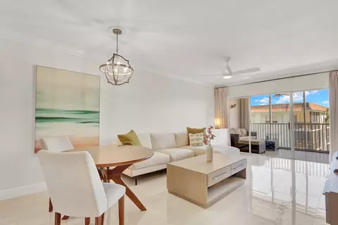 236 Castlewood Dr #305, North Palm Beach, FL 33408