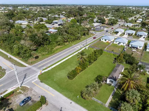 5161 SE Kingfish Ave, Stuart, FL 34997 photo 2