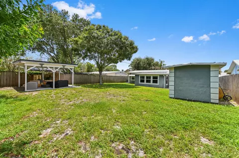 Exterior - 5709 SE Indigo Ave, Stuart, FL 34997 photo 3 of 5