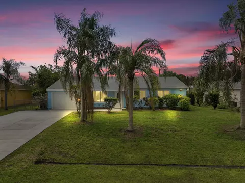 420 SE Streamlet Ave, Port Saint Lucie, FL 34983