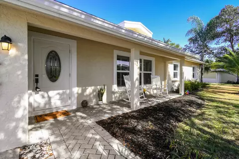 8963 SE Ceres St, Hobe Sound, FL 33455