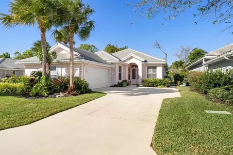 7504 SE Bay Cedar Cir, Hobe Sound, FL 33455