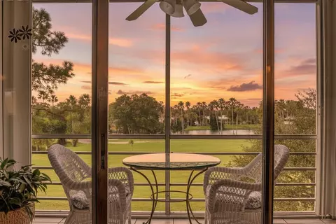 3871 Via Poinciana #404, Lake Worth, FL 33467