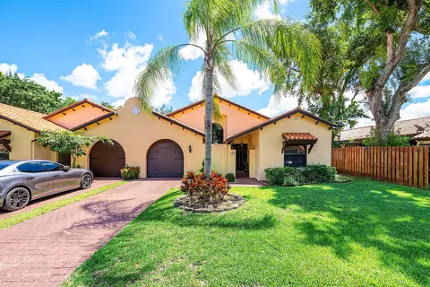 13676 Cortez Dr, Delray Beach, FL 33484